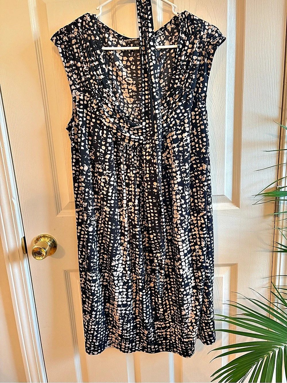 daisy fuentes Onyx Combo Ruched Bodice Dress Abstract Midi Dress XL